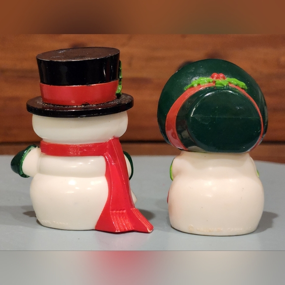 Vintage Hallmark Mr and Mrs Snowman Couple Salt and Pepper Shakers 1980s - Picture 6 of 8